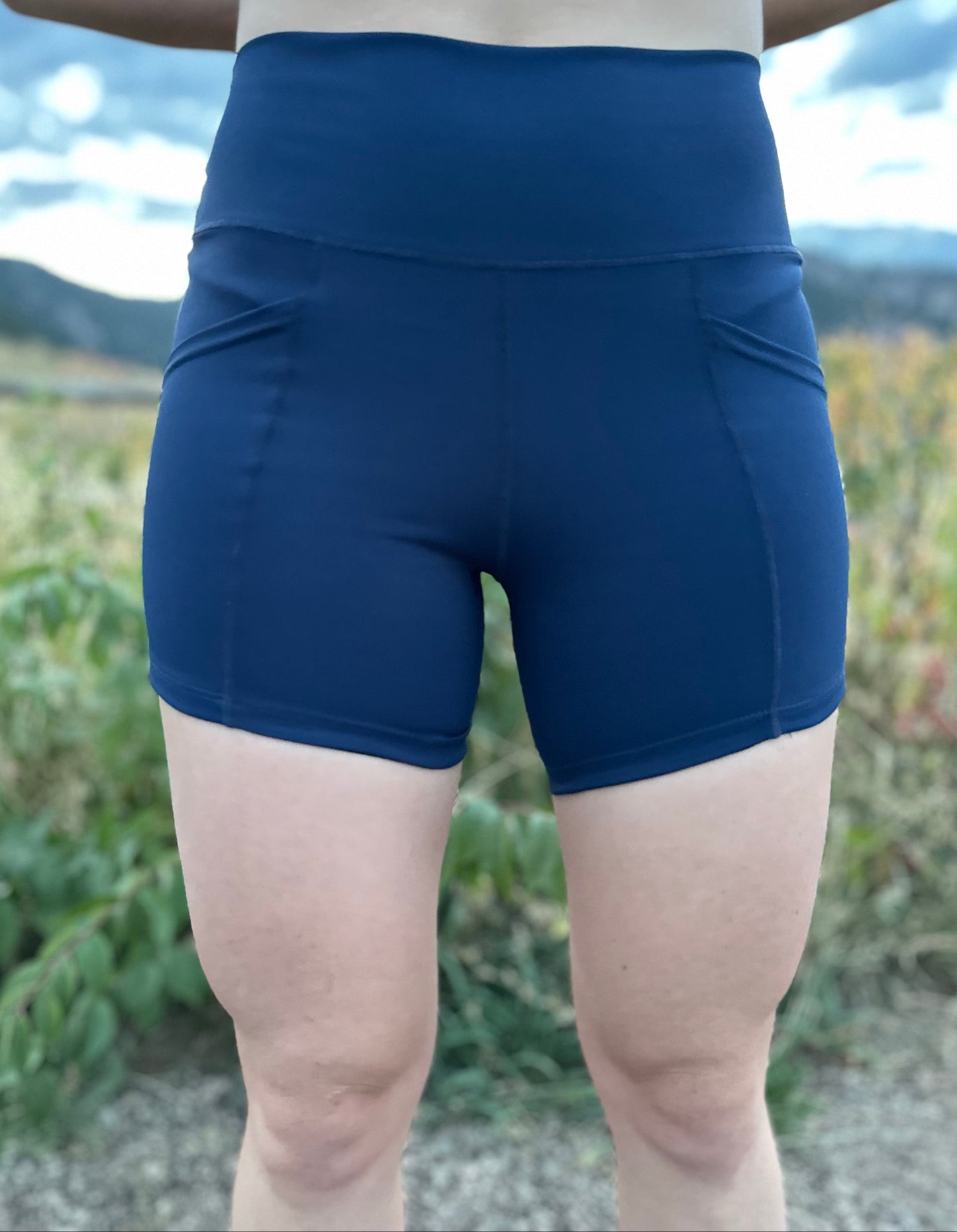 Stay Put Shorts - Navy