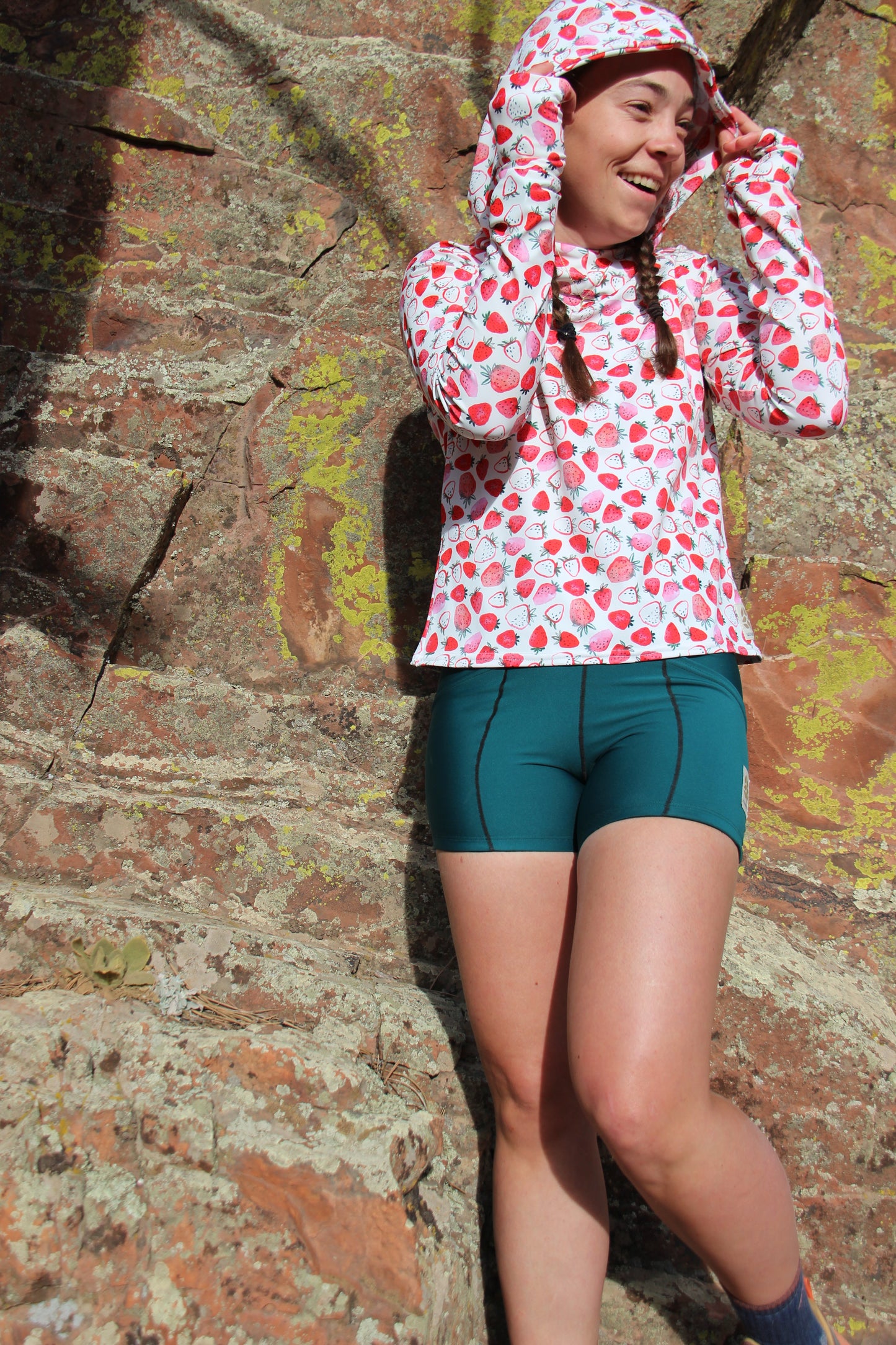 Sunny Hoody: Strawberries & Cream