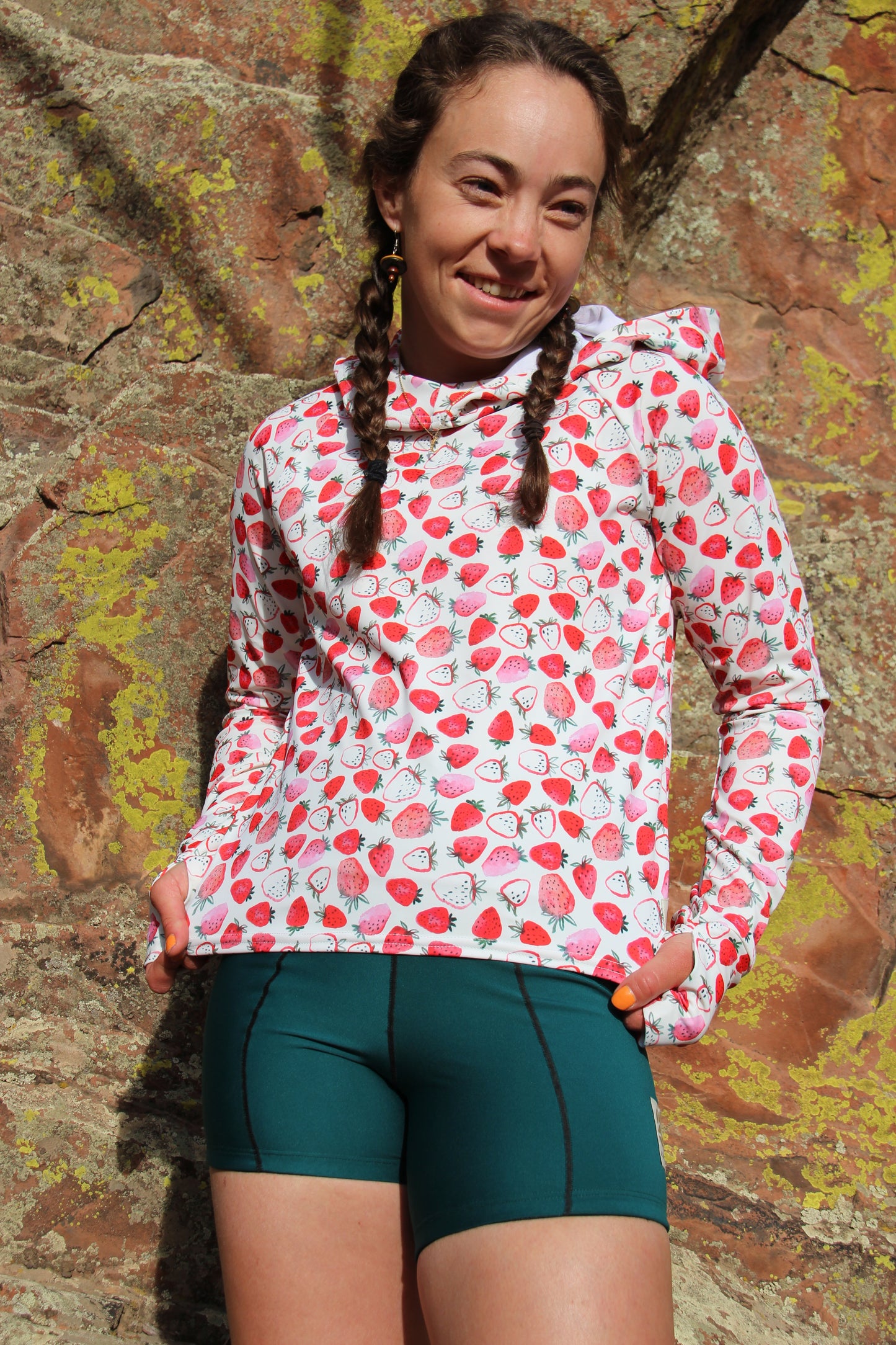 Sunny Hoody: Strawberries & Cream