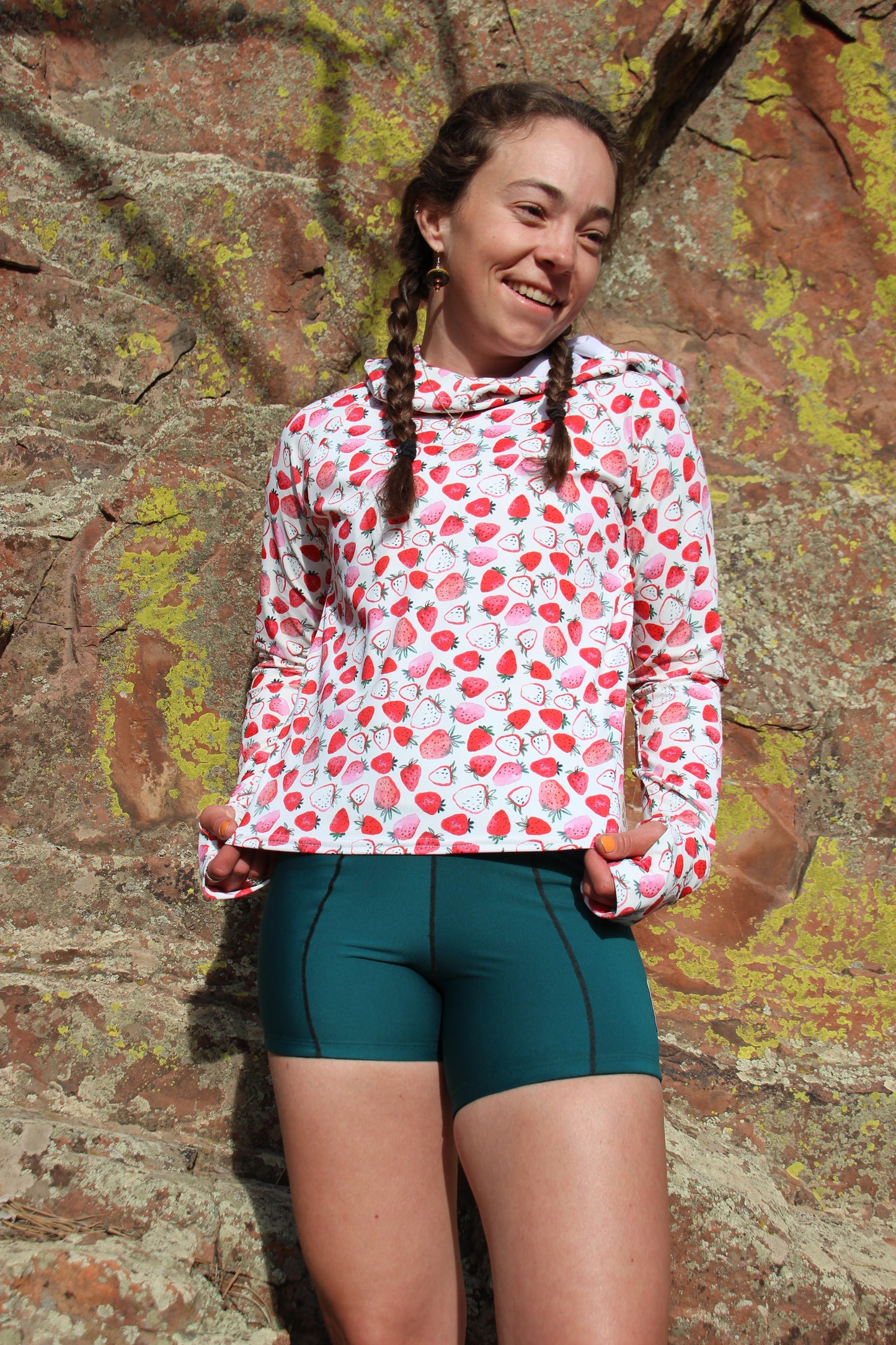 Sunny Hoody: Strawberries & Cream