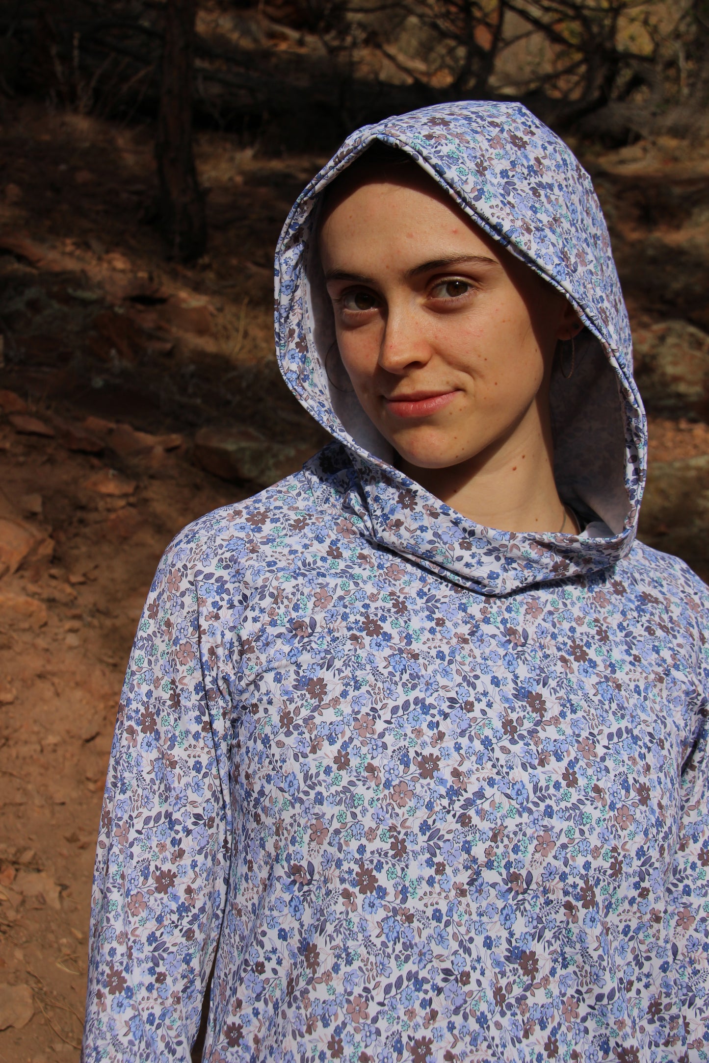 Sunny Hoody: Mini Blue Floral